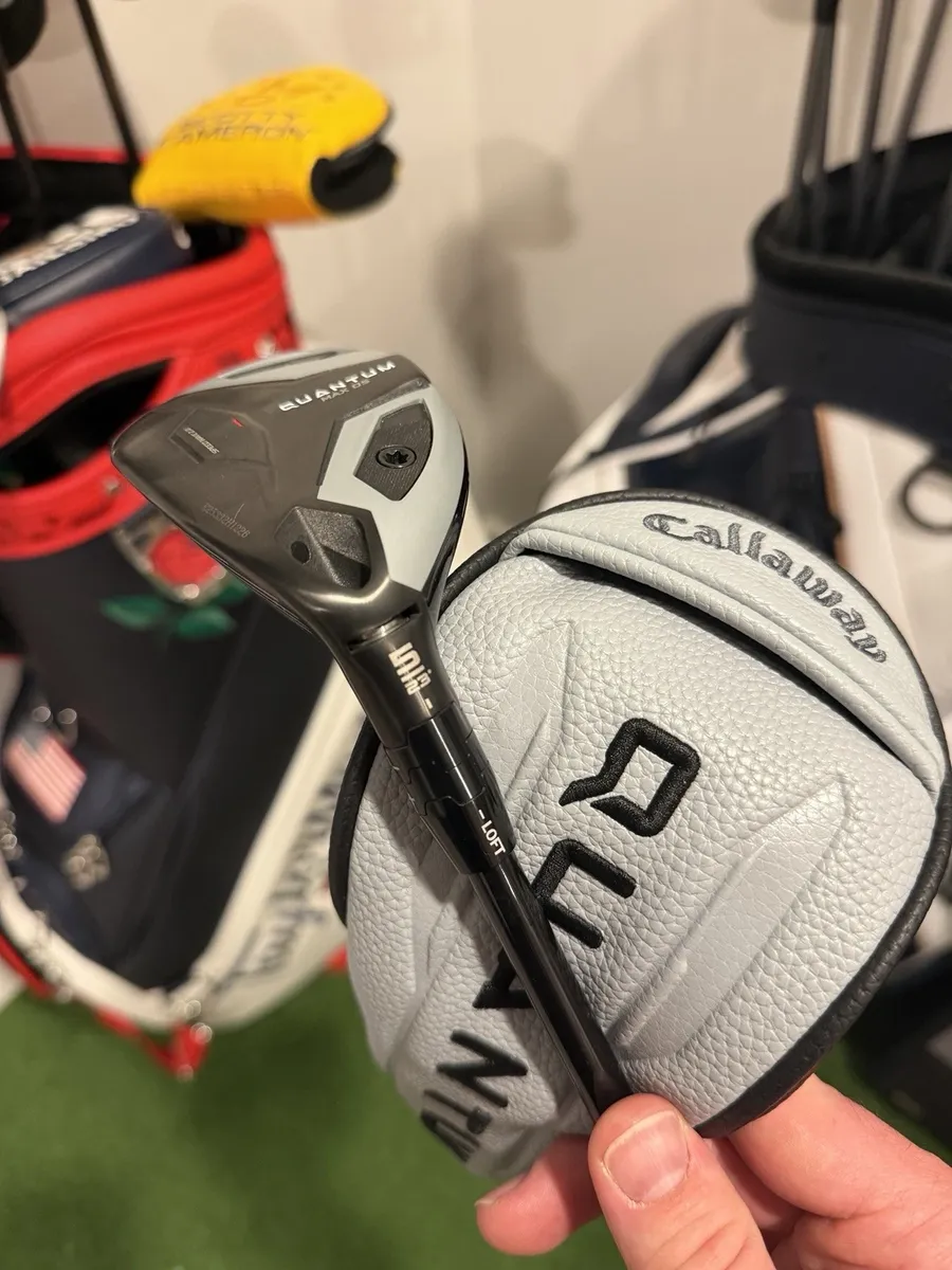 Left Hand 2026 Callaway Quantum Max OS 5 Hybrid 23° Accra iSeries Tour 90i Red