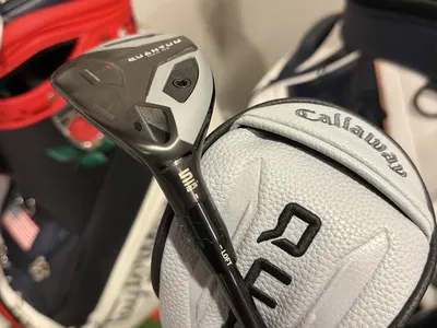 Left Hand 2026 Callaway Quantum Max OS 5 Hybrid 23° Accra iSeries Tour 90i Red
