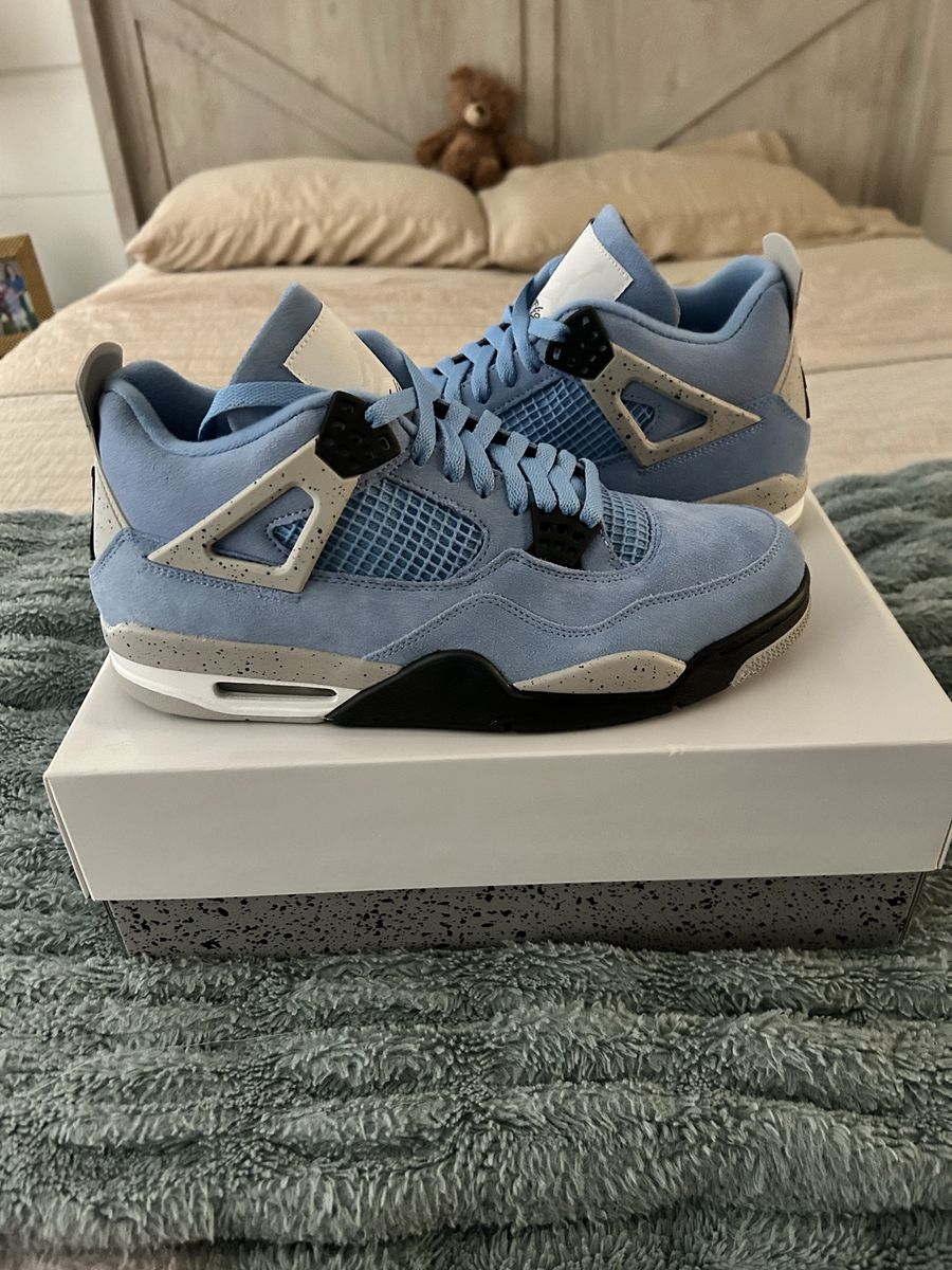 Nike Air Jordan 4 Retro University Blue Sneakers Size 10.5 with Box