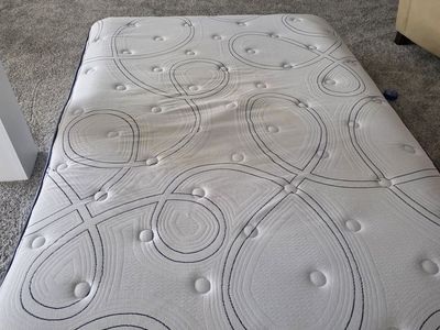 Full size used RC Willey mattress