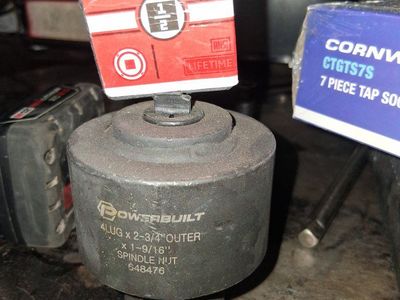 Powerbuilt 4-Lug Spindle Nut Socket 648476