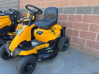 CUB CADET CC30H RIDING LAWN MOWER