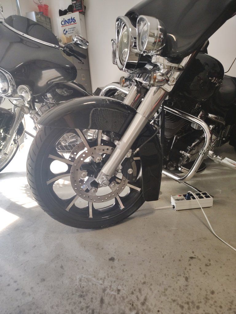 Harley-Davidson Street Glide FLHX (2008) Black Touring Motorcycle with Chrome Accents