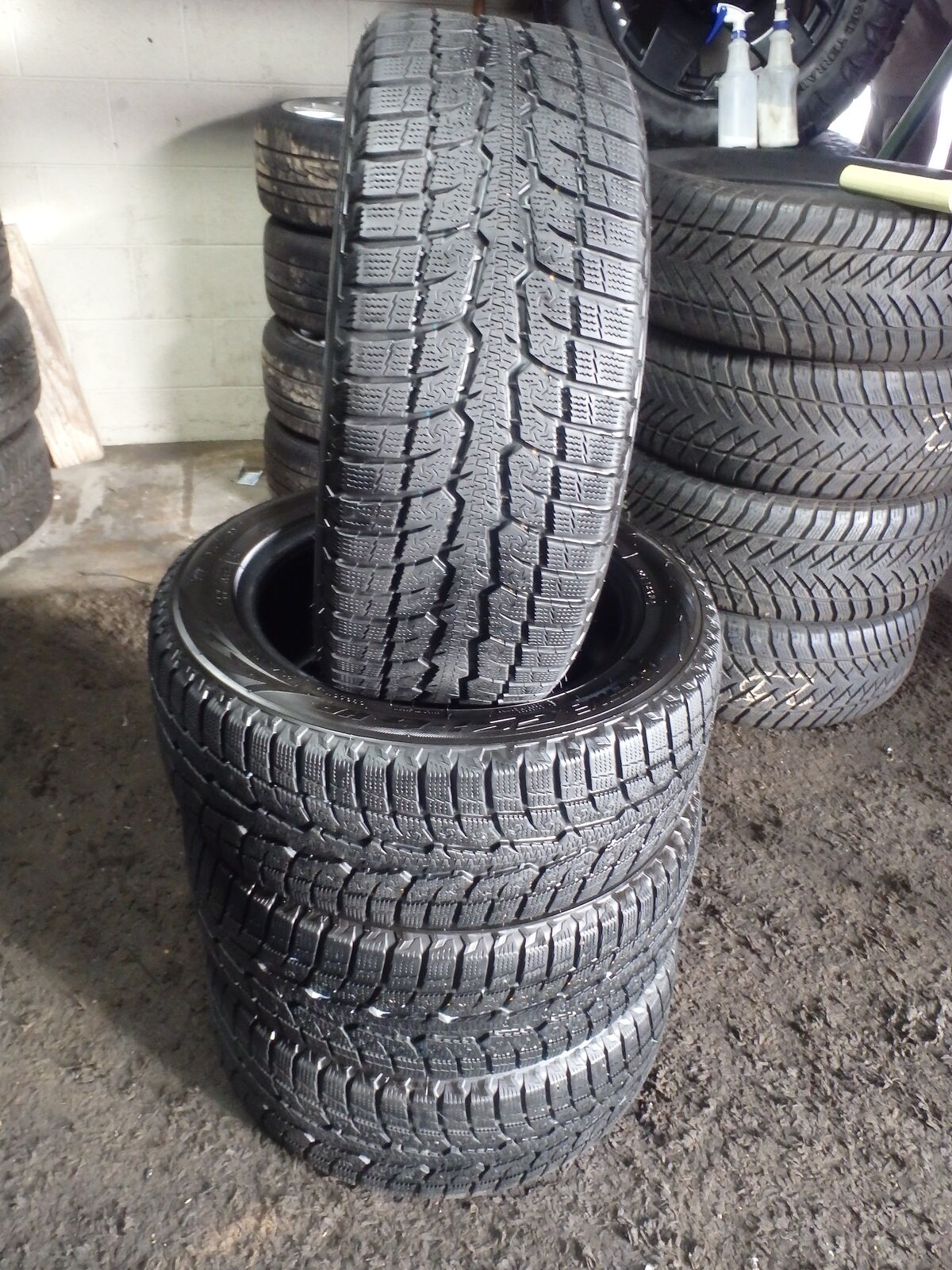 215/55R16 TOYO OBSERVE CSI-6 HP SET OF USED WINTER TIRES