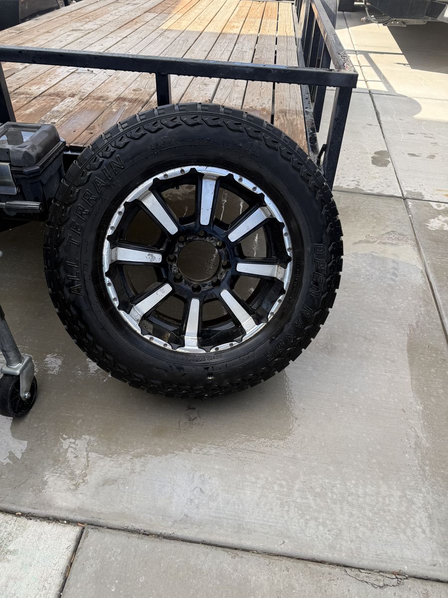 35" Tires on 20" 8x6.5 wheels
