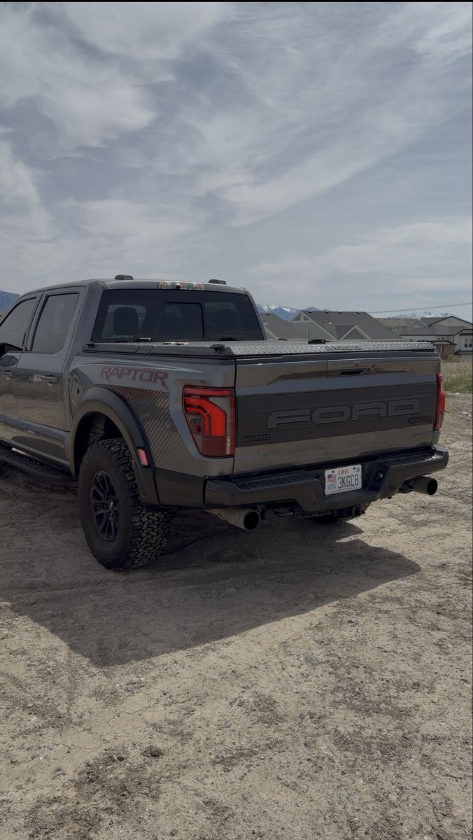 DiamondBack SE Truck Cover