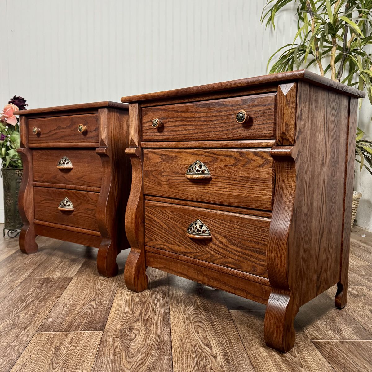Vintage Richardson Brothers Oak Nightstands