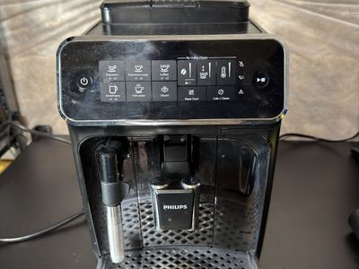 Philips 3200 Series Fully Automatic Espresso Machine, Classic Milk Frother,