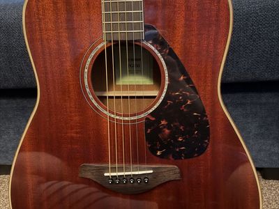 Yamaha FG850 Acoustic Guitar