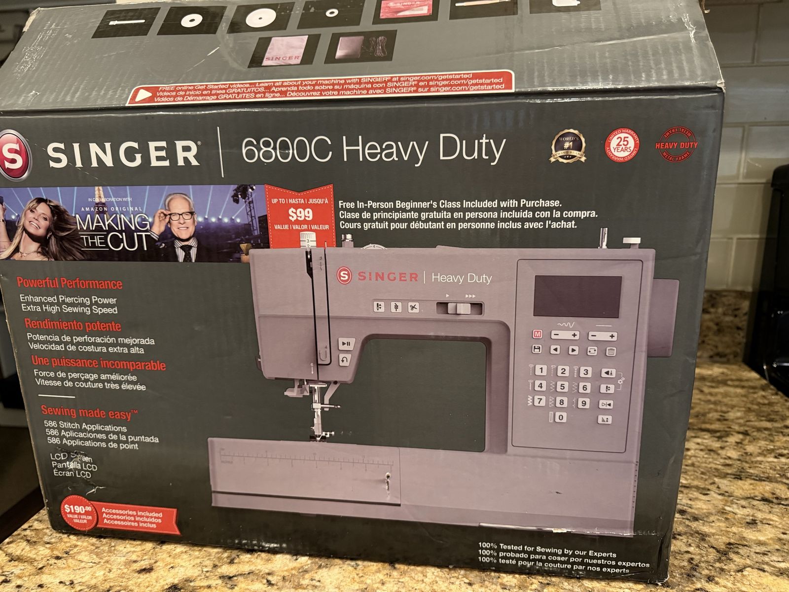 SINGER 6800C Heavy Duty Computerized Sewing Machine with LCD Screen. New open box 