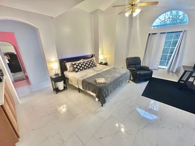 ️ Furnished Executive King Suite - Holladay Hills | 20 Min to Downtown SLC & Ski Resorts