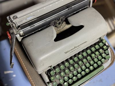 Vintage Remington Office-Riter Typewriter with Case - Gray/Green Keys