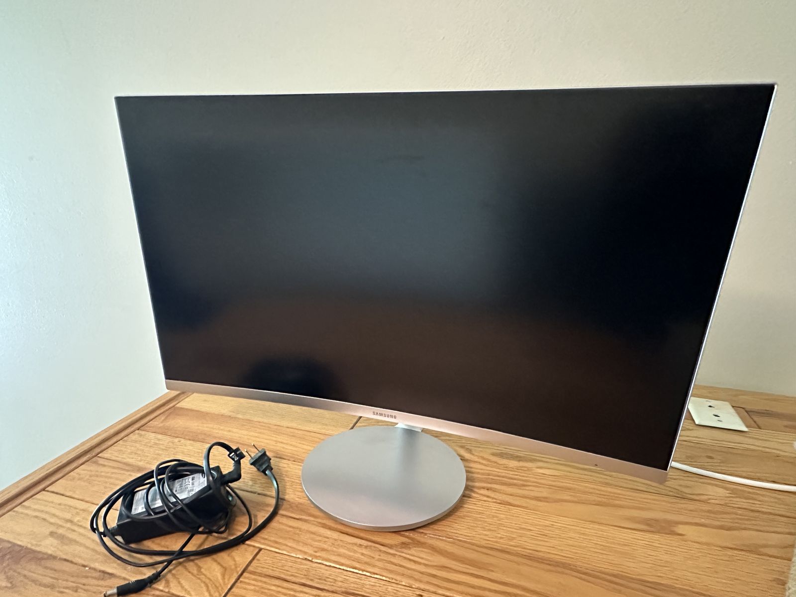 Samsung CF591 Series 27-in LED Curved FHD 16:9 4ms Monitor
