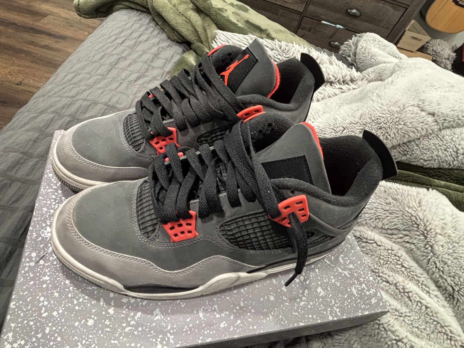 Jordan 4 Retro Infrared (Size 9)