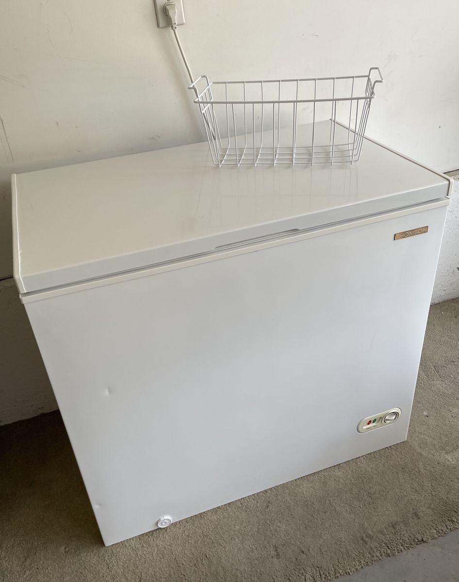 Thomson 7.0 Cu. Ft. Chest Freezer w/ Basket - Works Great