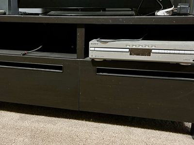 Entertainment center