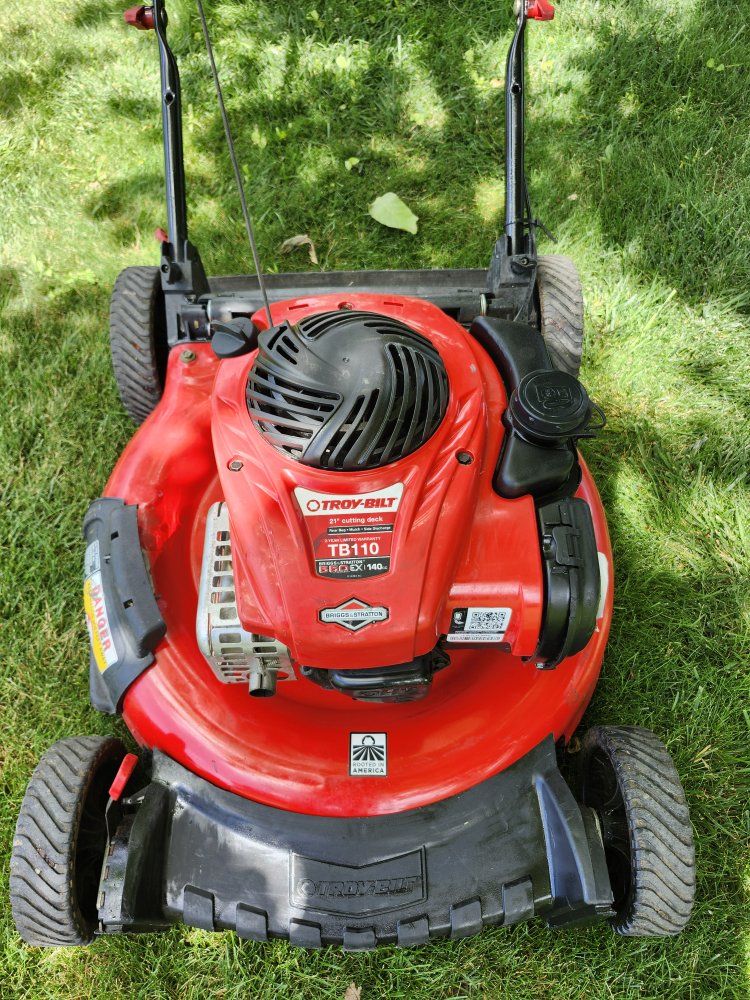 Troy-Bilt TB110 140cc 21" Push Gas Lawn Mower - Briggs & Stratton Engine