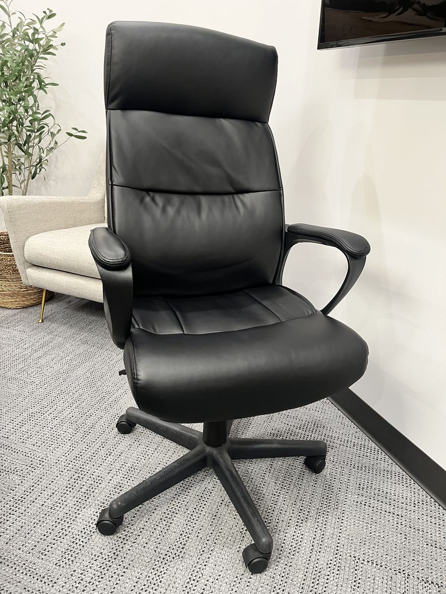 Desk Chairs - Staples Rutherford Luxura (8 Available)