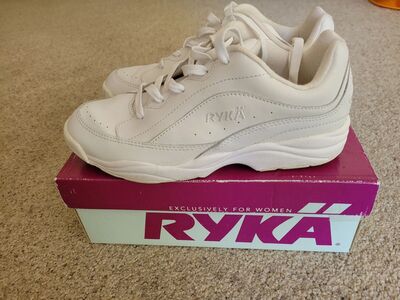 BRAND NEW LEATHER RYKA SZ 7