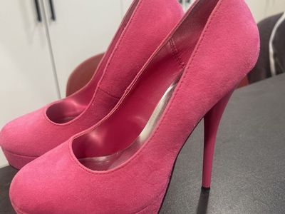 Pink Suede Charlotte Russe Platform High Heels - Women's Fashion Pumps, Size 7
