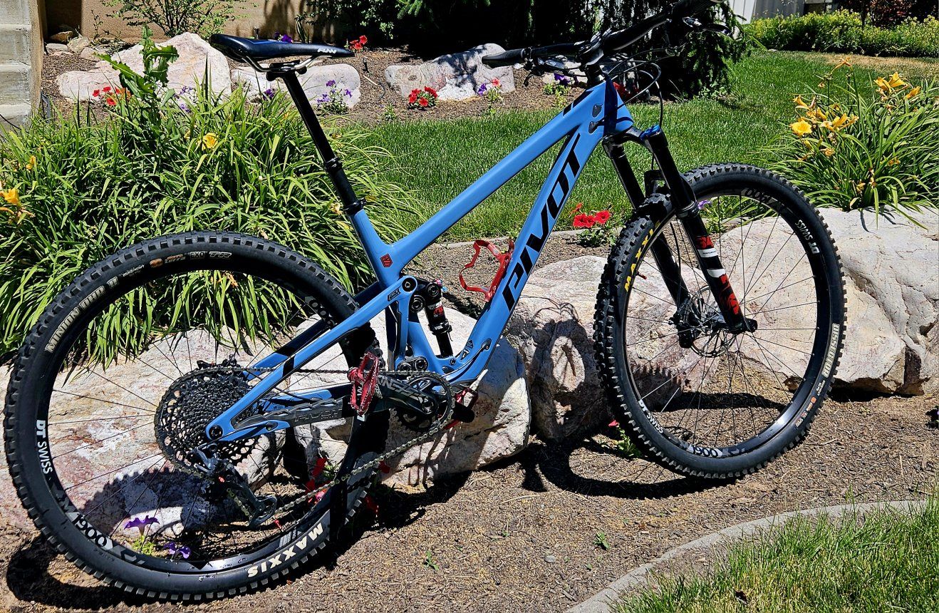 Pivot Trail 429 Custom Large
