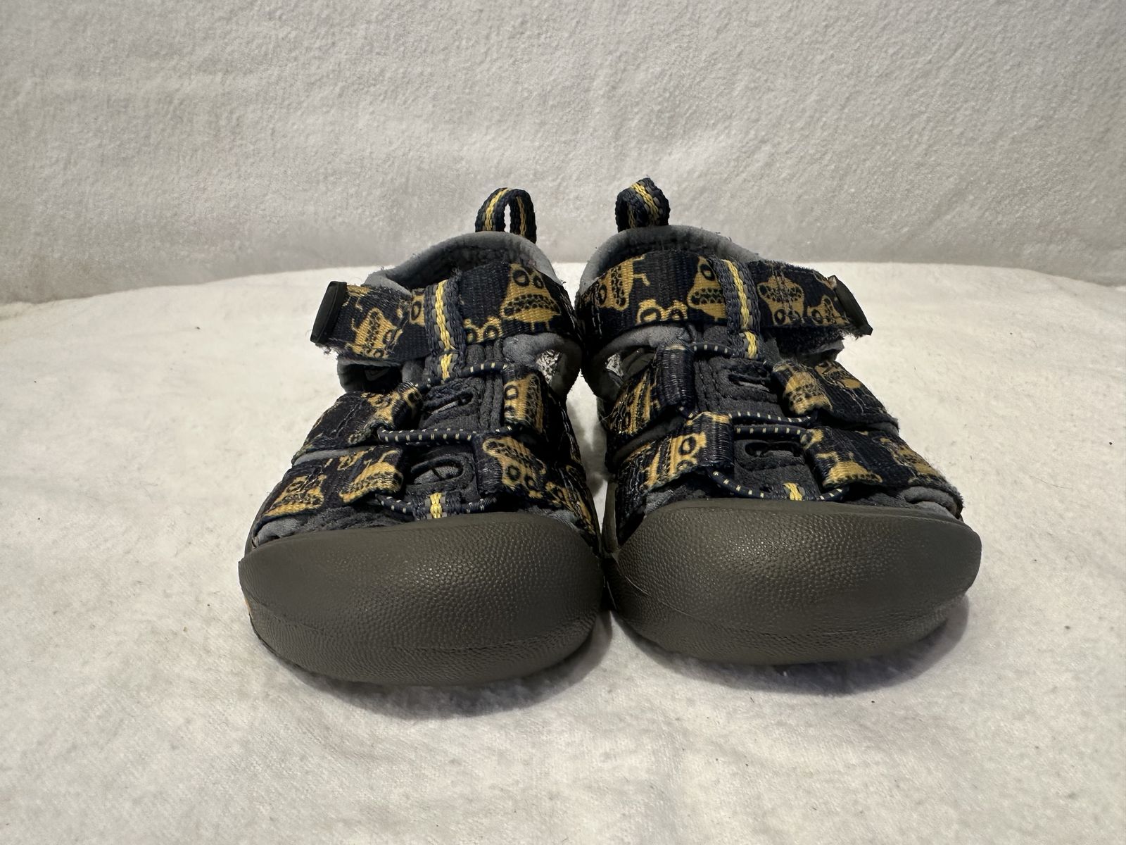 Keen Toddler Size 4, Navy/Yellow, Hiking Sandals