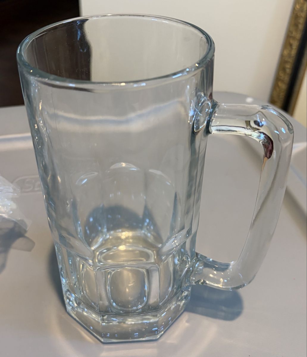 Large glass beer/drink steins with handle