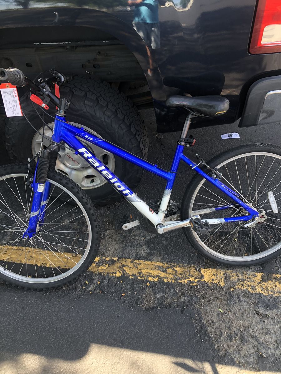 Newer Raleigh road / mountain bike 
