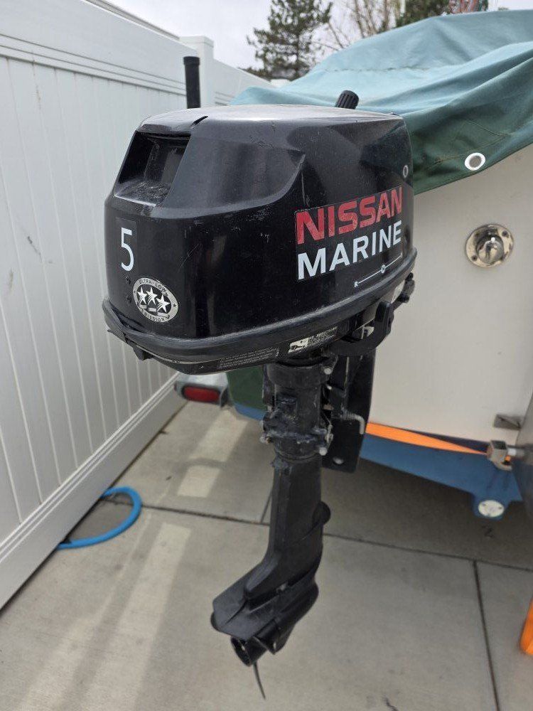 Nissan marine 5 HP 4 stroke outboard motor short