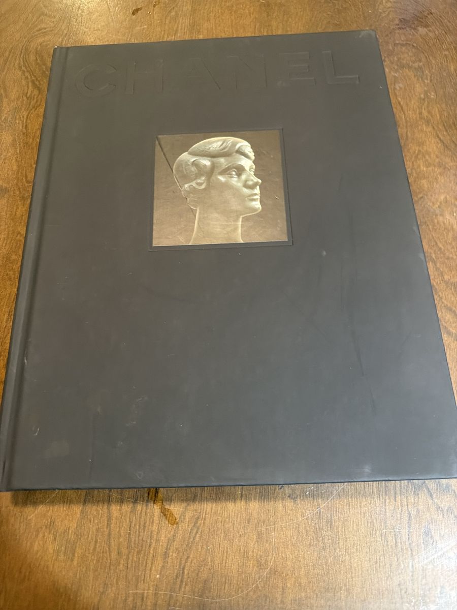 Chanel by Jean Leymarie Hardcover Coffee Table Book Fashion History Harry N. Abramscccfv Vf Fire reader uhhhhhmmugcvvhh