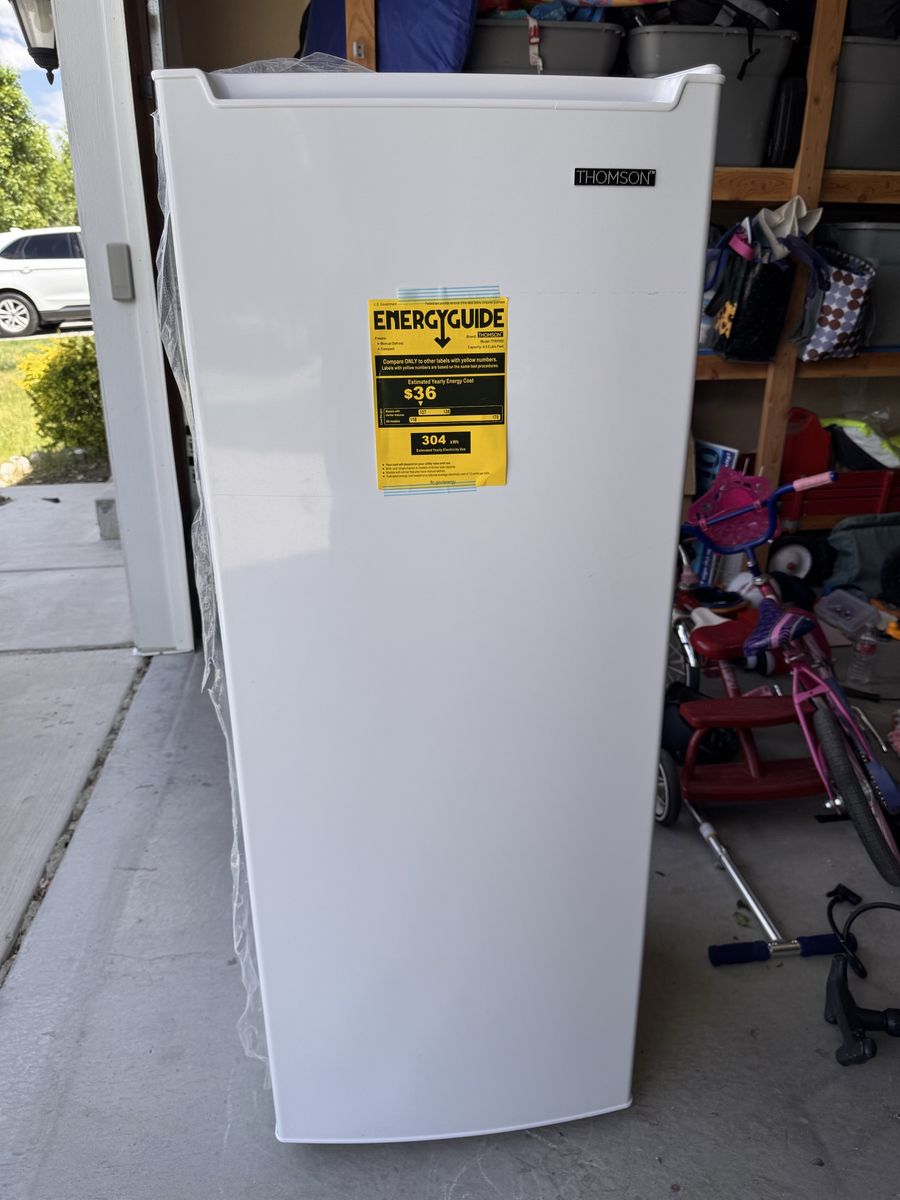 Thomson 6.5 cubic ft stand up freezer