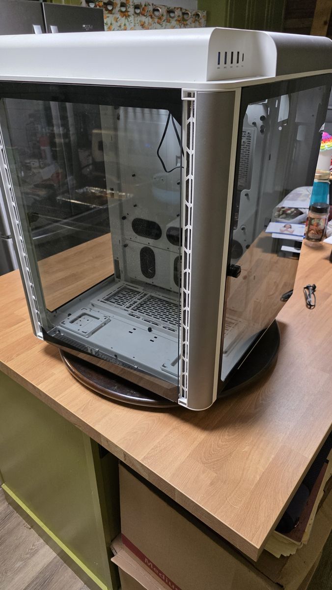 Thermaltake Level 20 HT Case