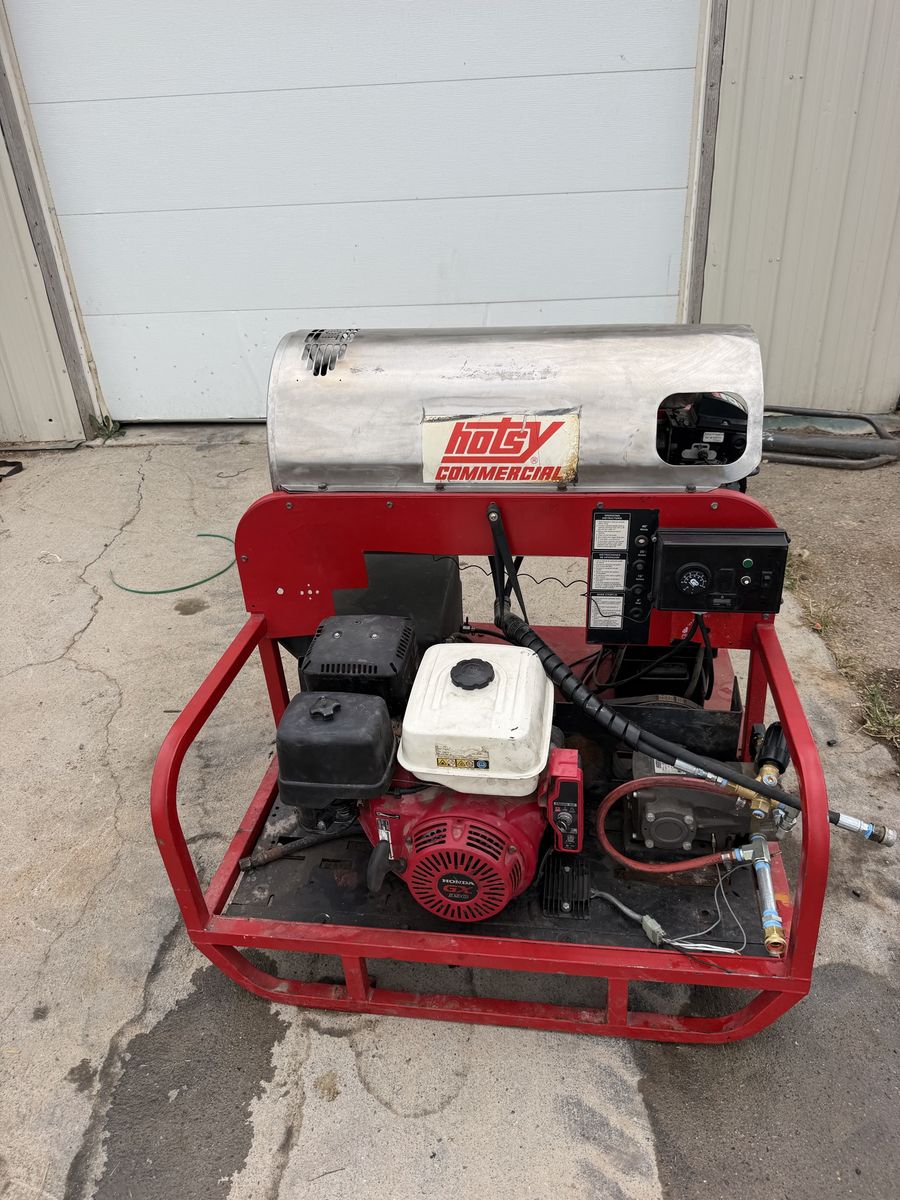Hotsy Commercial Hot Water Pressure Washer