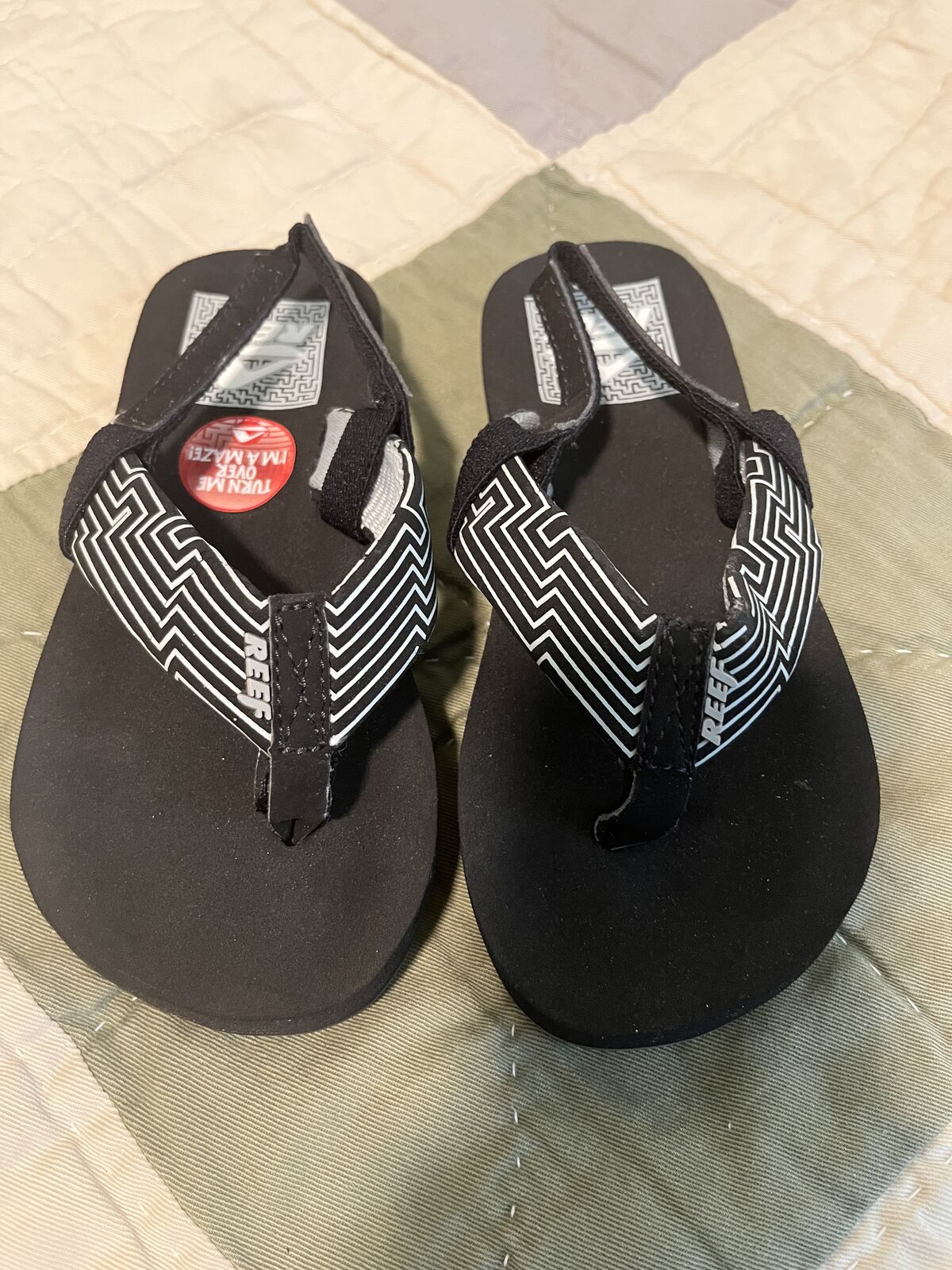 Reef Boys Maze Flip Flops size 9/10 new
