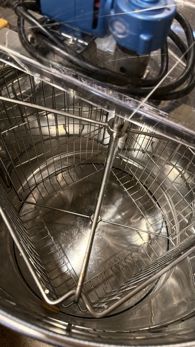 Main image 3