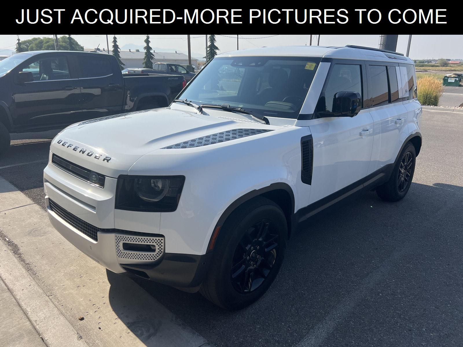 2024 Land Rover Defender 110 P300 S