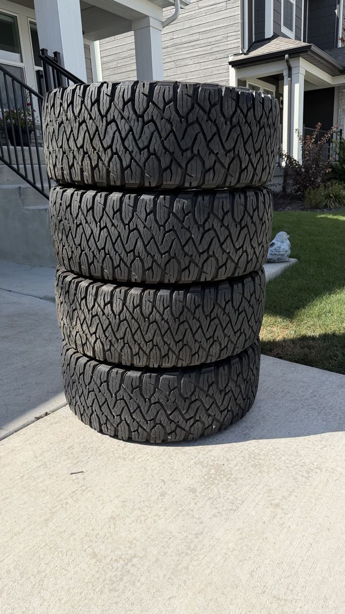 305/55R20-33/12.50R20 Bfgoodrich Ko3