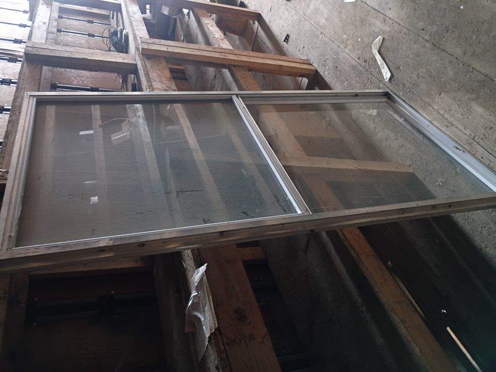 (6) 3'x6' aluminum frame, sliders w\screen