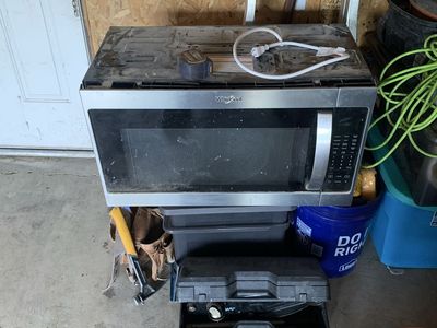 Whirlpool microwave for above a stove