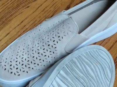 Vionic Slip on Shoes w/Suade Leather uppers