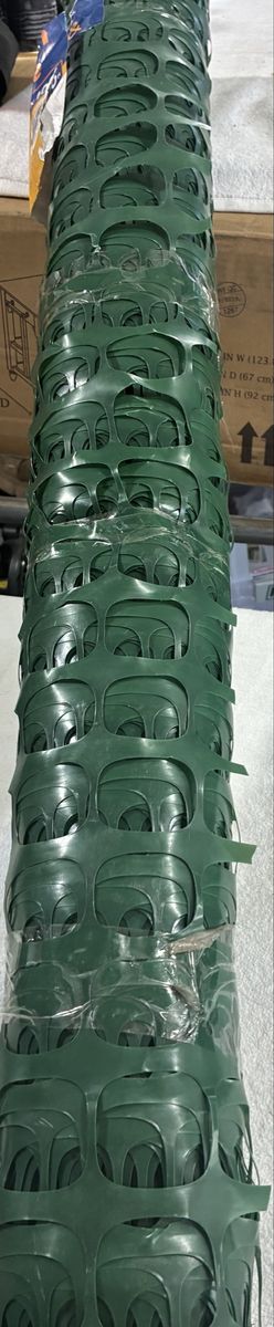 Green snow and garden plastic fencing. 4x100.  New