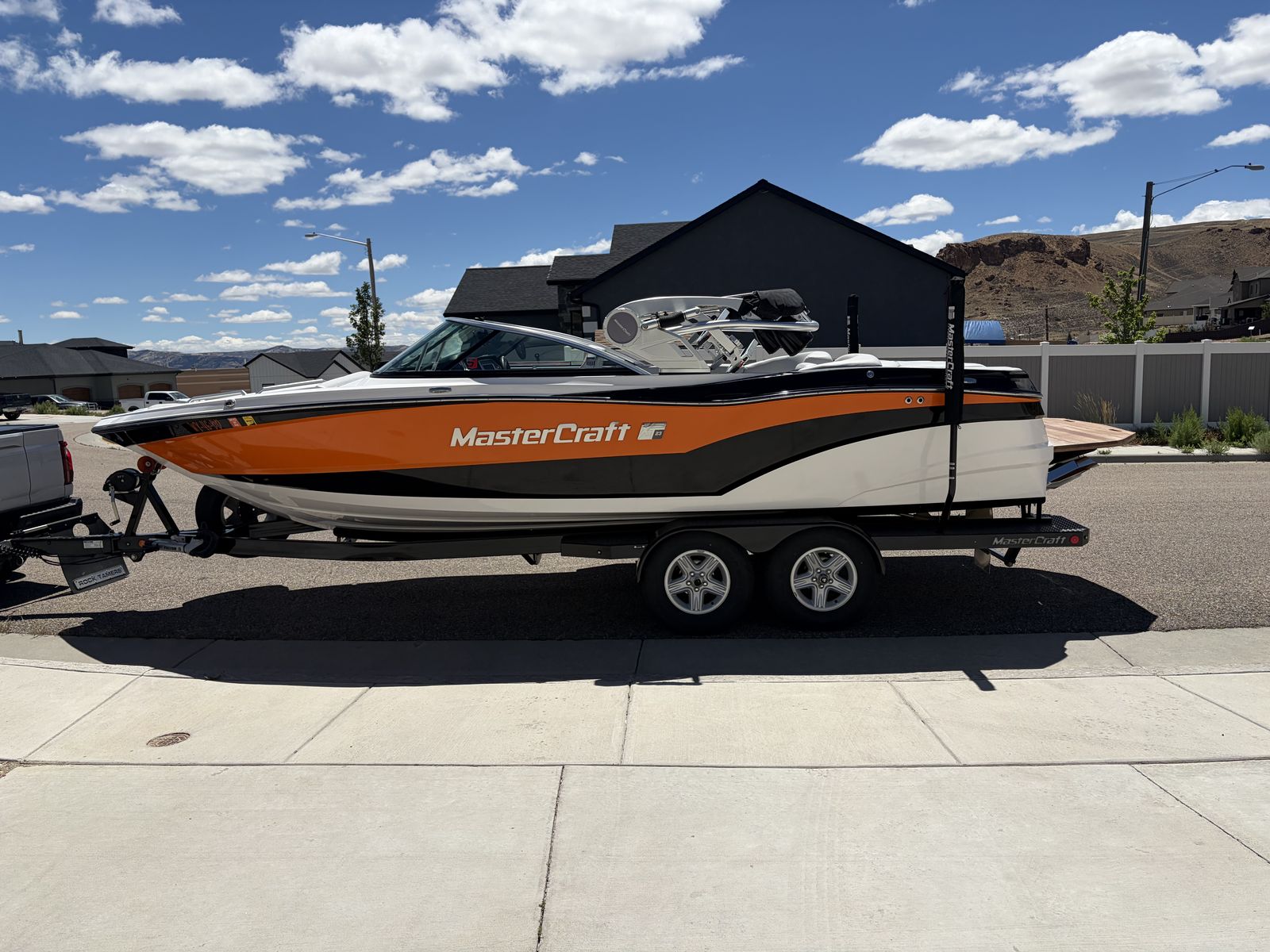 MasterCraft XT23 Surf / Wakeboard Boat, Excellent Condition