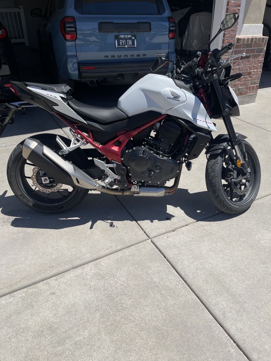 2025 Honda CB750 Hornet Naked Sport Bike - Low Miles, Excellent Condition
