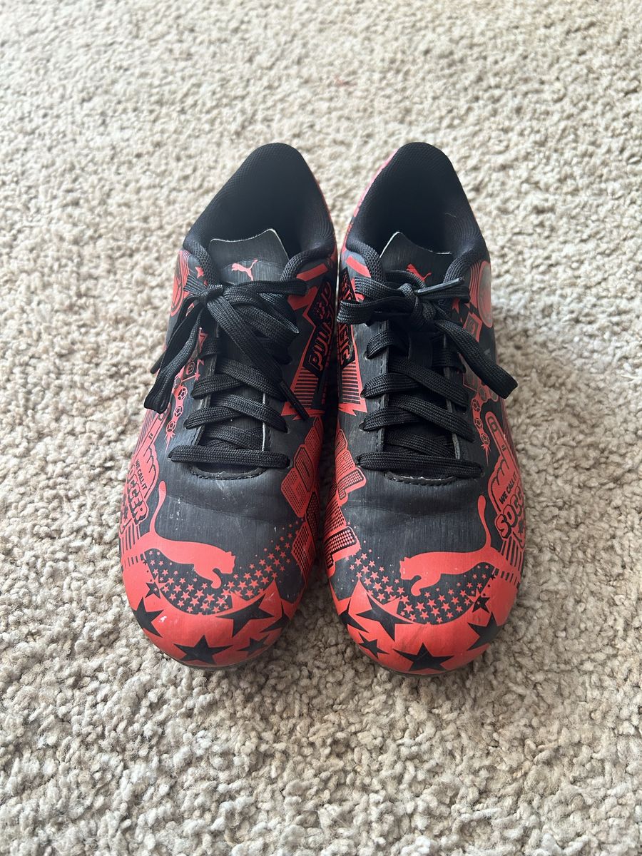Soccer cleats size 3
