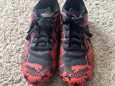 Soccer cleats size 3