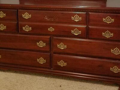 7 drawer-real wood dresser in great condition-pet and smoke free