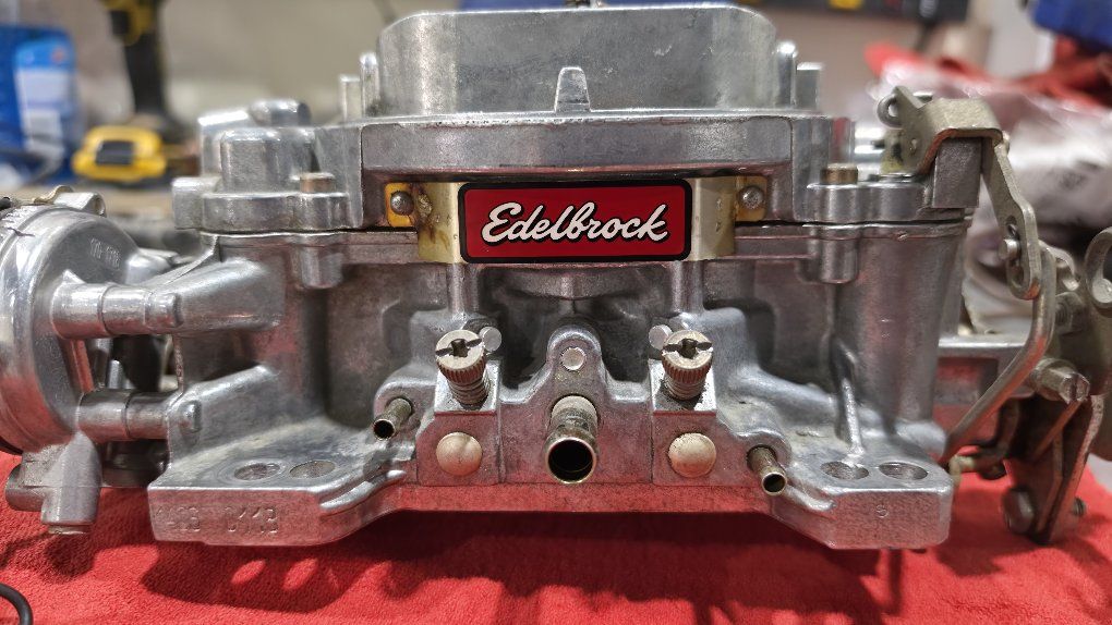 Edelbrock 1406 Carburetor