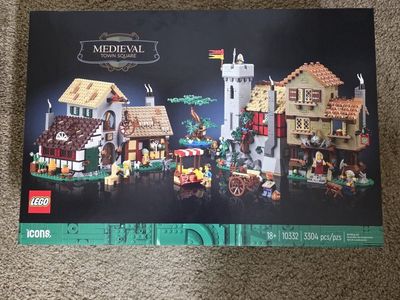 LEGO 10332 Medieval Town Square Set New Sealed