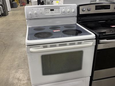 Frigidaire 30" White Electric Range Oven - 4 Burners, Self-Cleaning, Good Condition