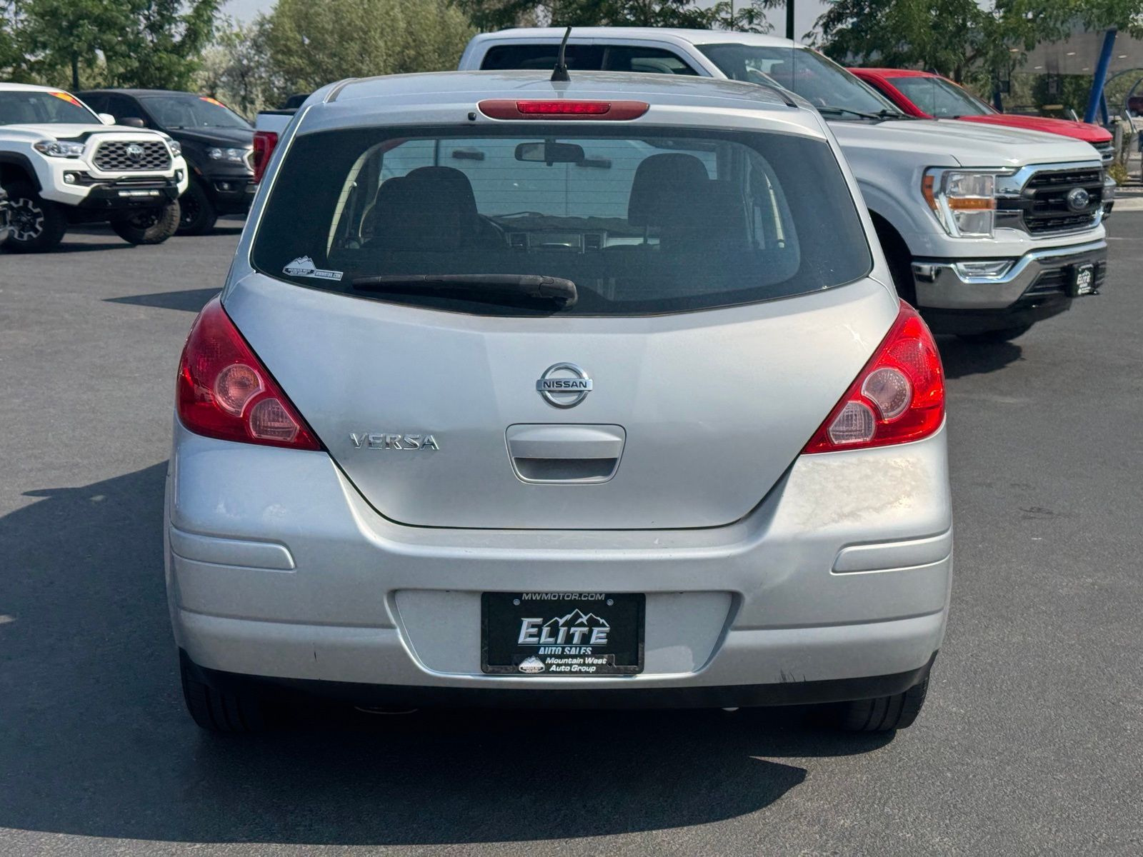 Main image 7
